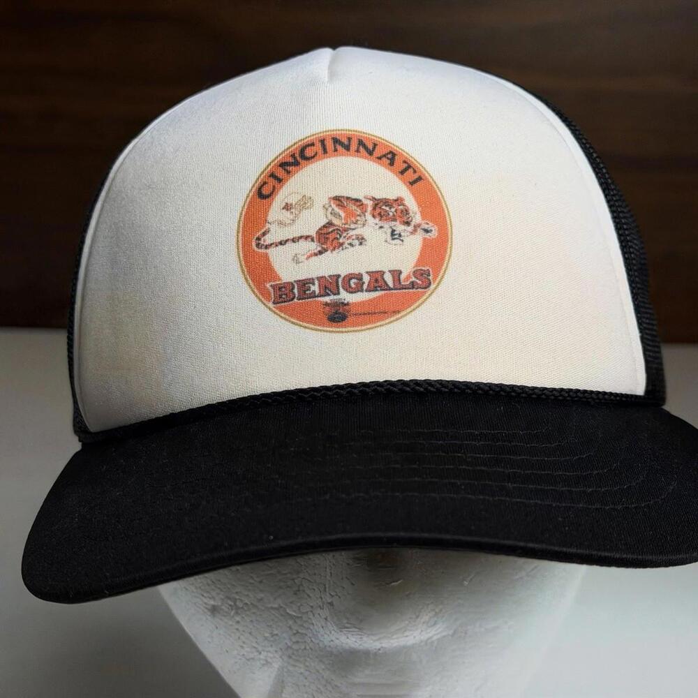 Cincinnati Bengals Vintage Logo Foam Black Mesh Richardson SnapBack Trucker Hat